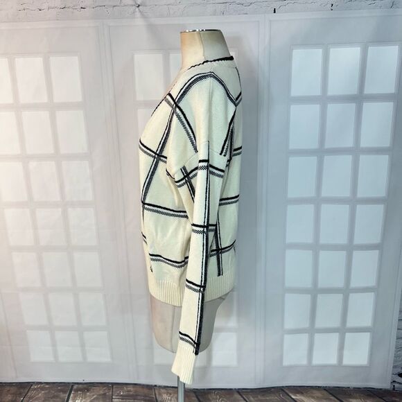 Moth Anthropologie Black White Windowpane Plaid V-Neck Sweater Size Medium - Picture 9 of 13